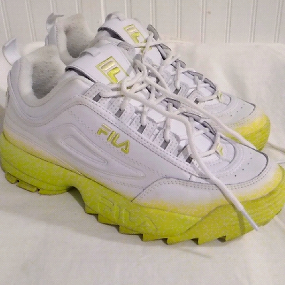 FINAL SALE!! GUC Fila Womens Disruptor Sneakers. 10